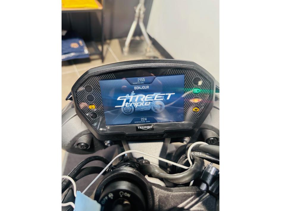 TRIUMPH STREET TRIPLE 765 RS