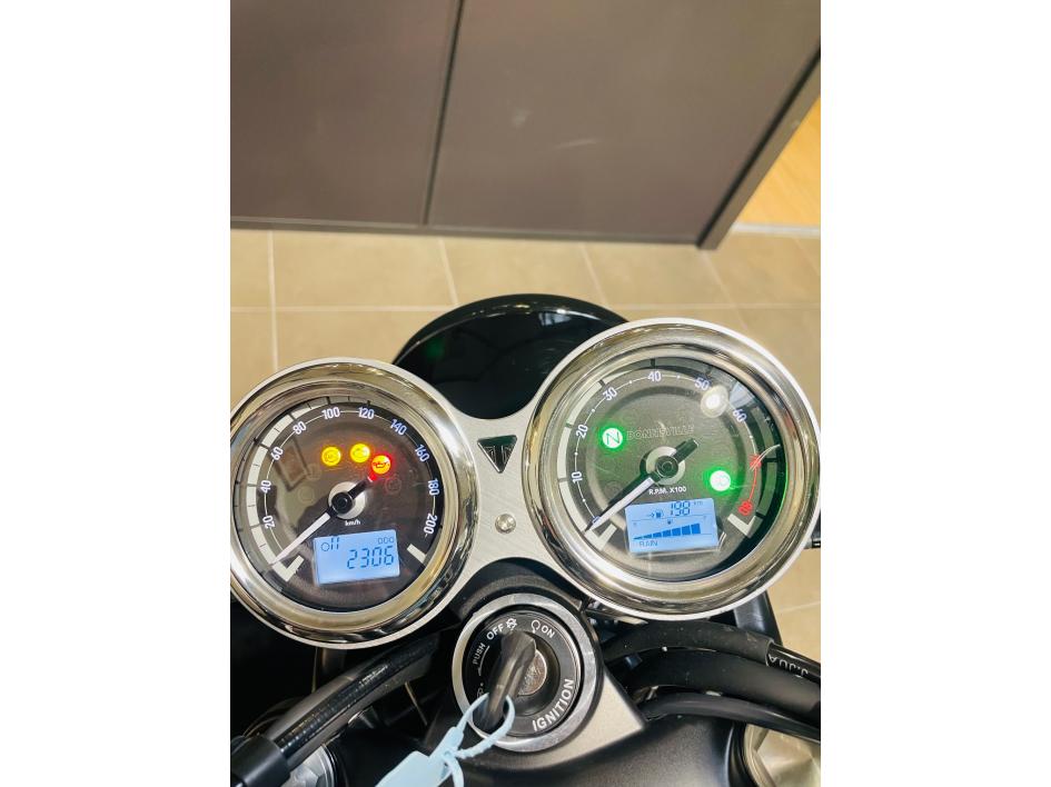 TRIUMPH Bonneville T120 Black