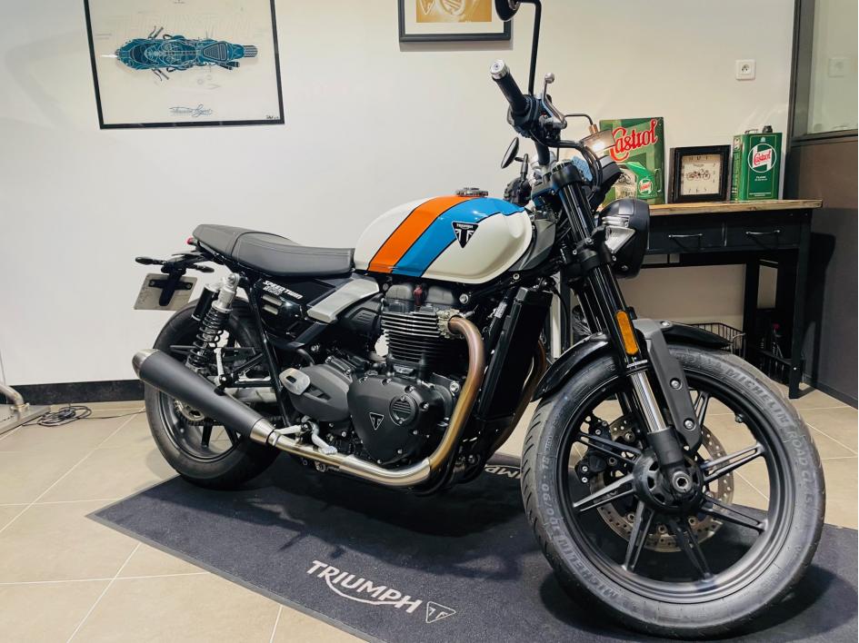 TRIUMPH SPEED TWIN 900