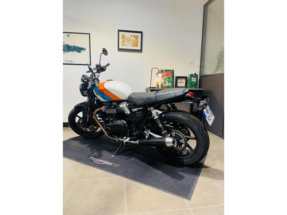 TRIUMPH SPEED TWIN 900