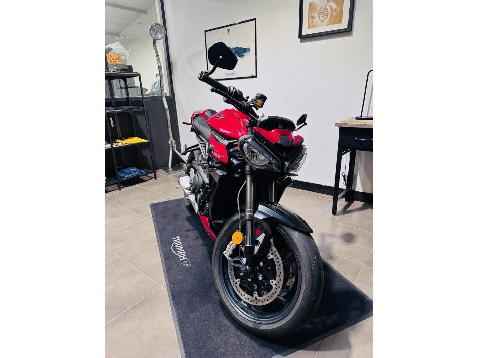 TRIUMPH STREET TRIPLE 765 RS