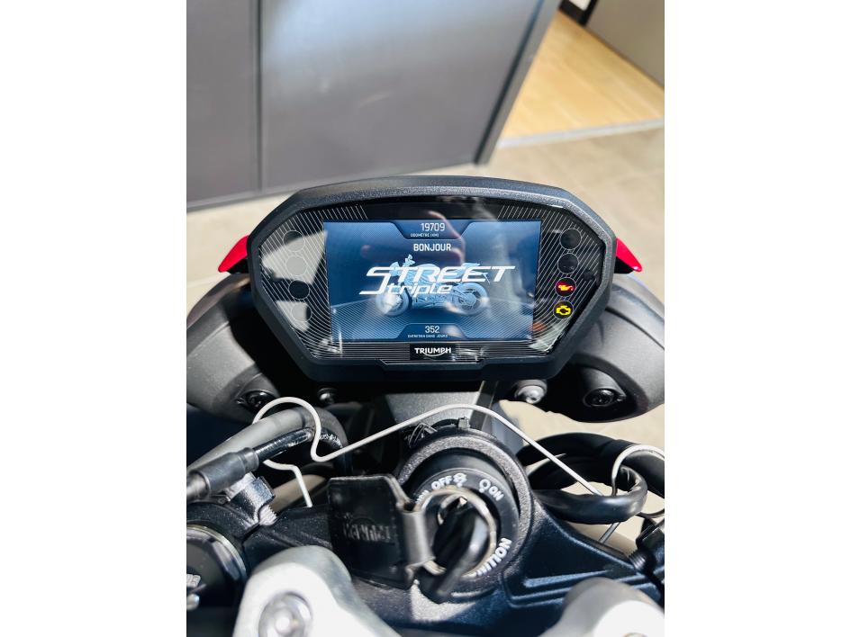 TRIUMPH STREET TRIPLE 765 RS