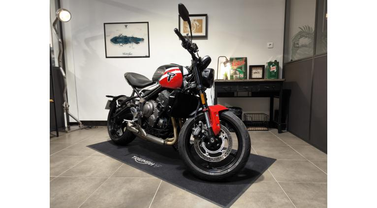 TRIUMPH TRIDENT 660