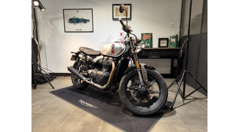 TRIUMPH SPEED TWIN 900
